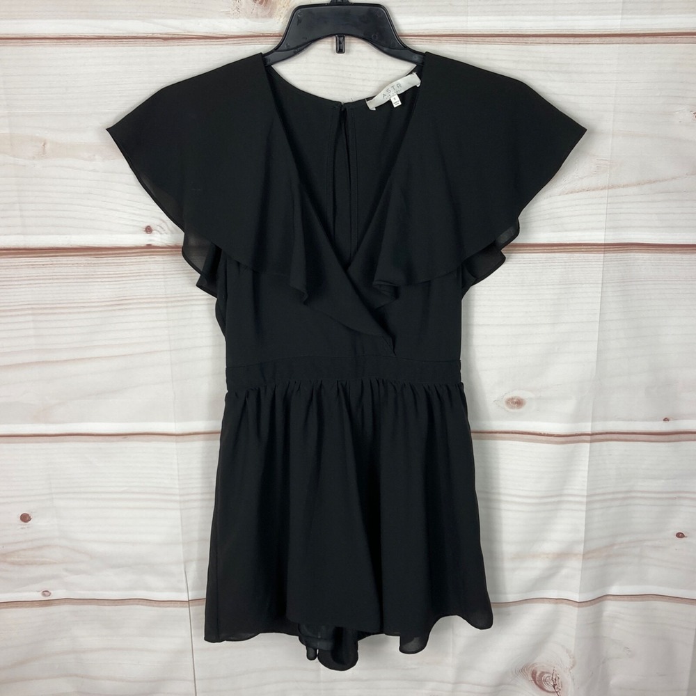 ASTR The Label Romper Womens Small Black Flutter Sleeve Open Back Shorts Solid